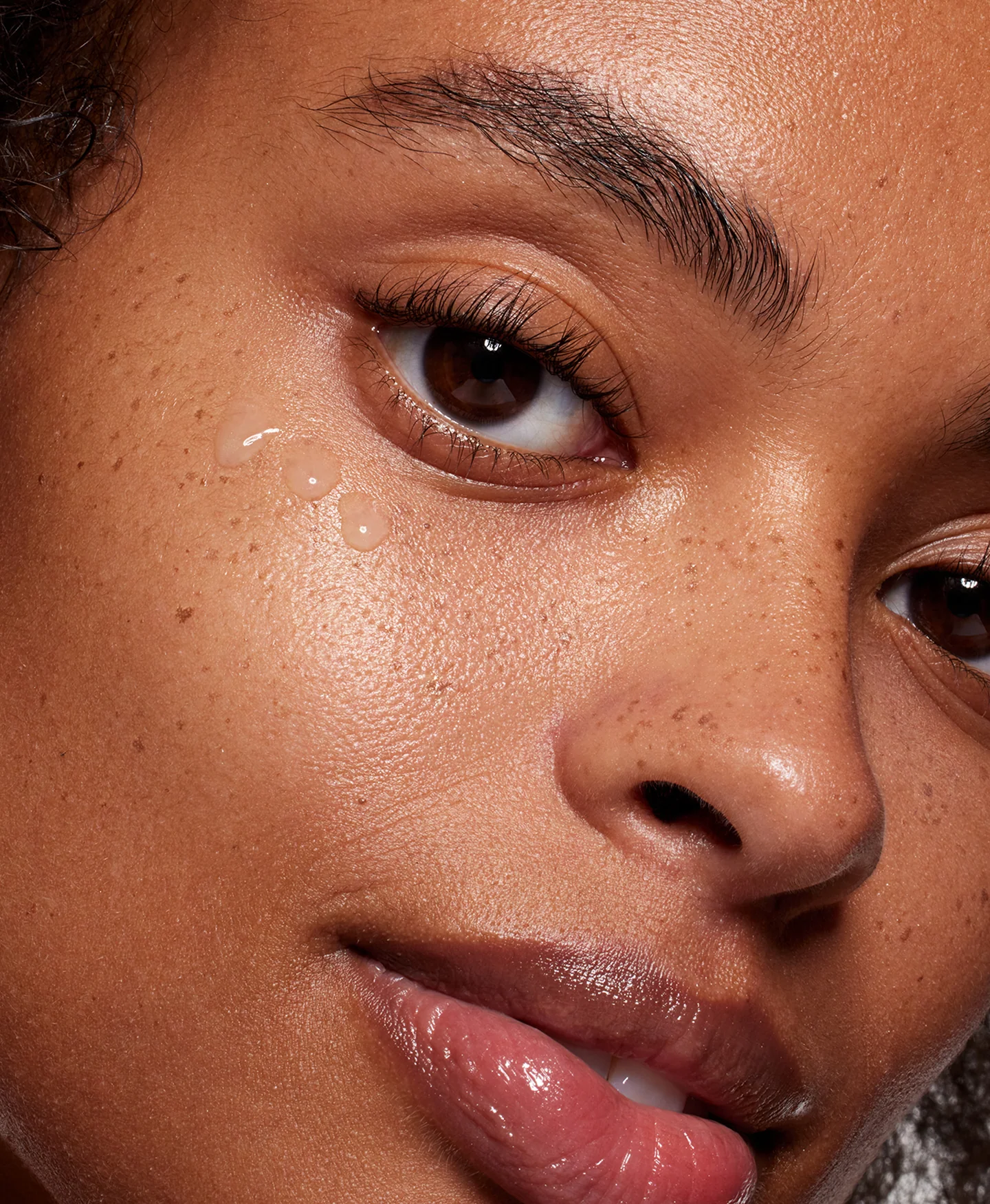 Hydrating Eye Cream with Peptide Complex - Image 7